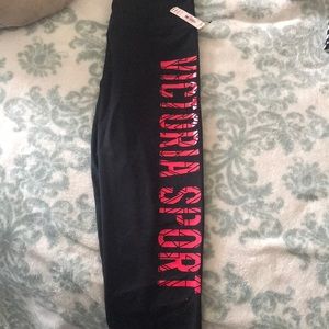 NWT VS knock out sport crop